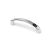 Poignée en Zamak finition chrome brillant, dimensions: 71x8x21mm et inserts: 64mm-