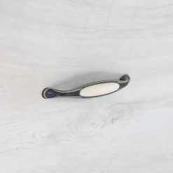 Poignée pour meubles en zamac et Porcelaine Entraxe 160 Ivoire rustique