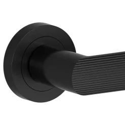 Poignées sur rosace à visser plate en aluminium noir mat GoodHome Minzho