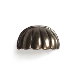 Poignée-shell en zamak avec finition en cuir, dimensions: 52x31x21mm, inserts: 32mm-