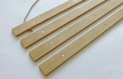 Porte affiche magnétique , bois de chêne - Suspension de poster en bois 51 cm
