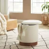 Pouf coffre JULIETTE tissu bouclette blanc & base bois foncé