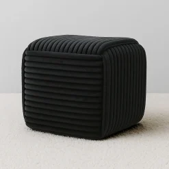 Pouf WIKI noir, design moderne, 43x43x38 cm, confort et élégance.