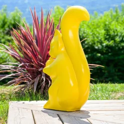 Statue écureuil de jardin jaune 64 cm