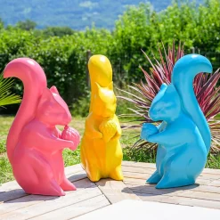 Statue écureuil de jardin jaune 64 cm