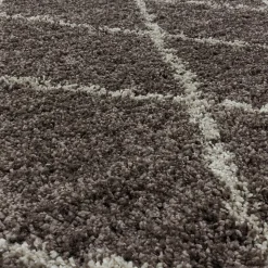 Tapis berbère tissé motif losange SHAGGY A, Taupe