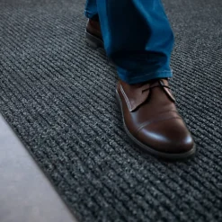 Tapis d'entrée côtelé antisalissures & antidérapant - 1er prix - Anthracite - Rouleau de 2m x 2m