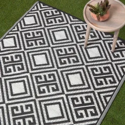 Tapis extérieur terrasse réversible - Tapis de jardin imperméable résistant UV - Géométrique - Noir - 119x186 cm - HOMESCAPES