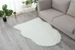 Tapis imitation peau de mouton Hegoa blanc GoodHome L.140 x l.110 cm