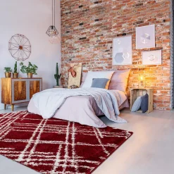 Tapis shaggy tissé motif géométrique EMBER 1, rouge, blanc