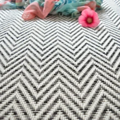 Tapis tissé plat - Java Chevron blanc - Ganse coton anthracite - 80 x 150 cm