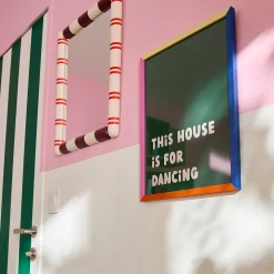 Toile encadrée Taxi Brousse - This house is for dancing - fond vert et cadre multicolore