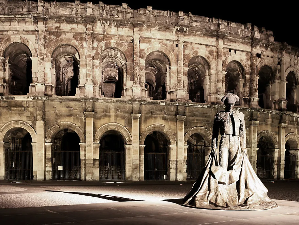 Toile imprimée les arènes de Nîmes de nuit Dada Art montée sur châssis bois en pin 60x80 cm