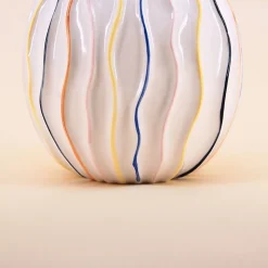 Vase blanc en céramique lignes colorées 19cm