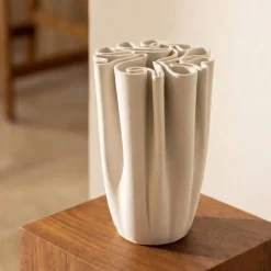 Vase blanc en céramique plissé 3D 28cm