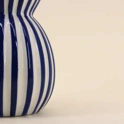 Vase céramique à rayures bleu en relief 19cm