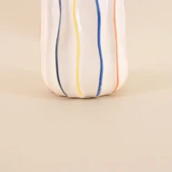 Vase en céramique blanches lignes colorées 17cm