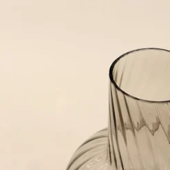 Vase en verre strié 25cm, Mojo