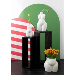 Vase hanche femme en céramique blanche 32.5x24.5x30.5 cm
