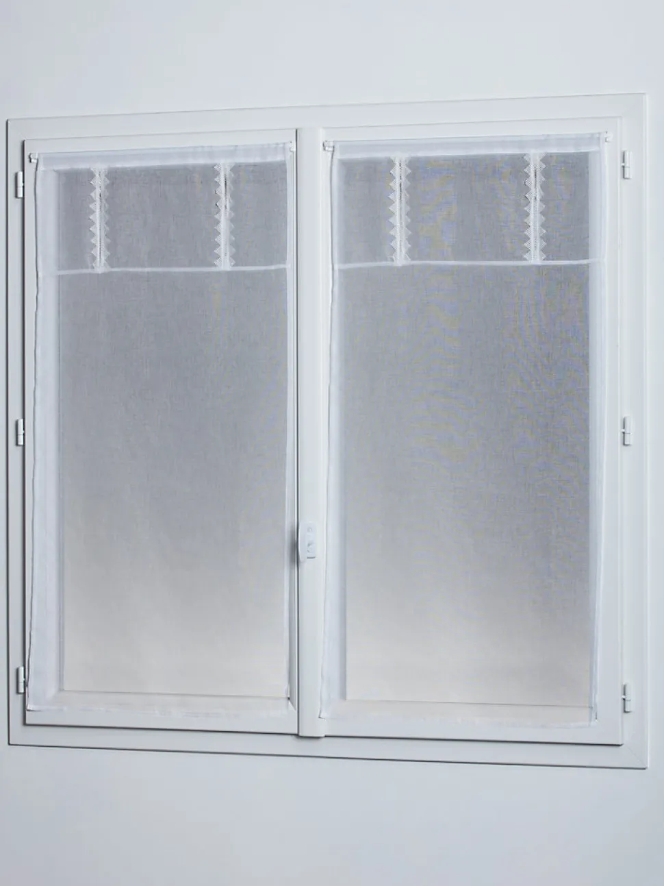 Vitrage tamisant filet passe-tringle finition ourlet blanc H.190 x l.70cm Rocle